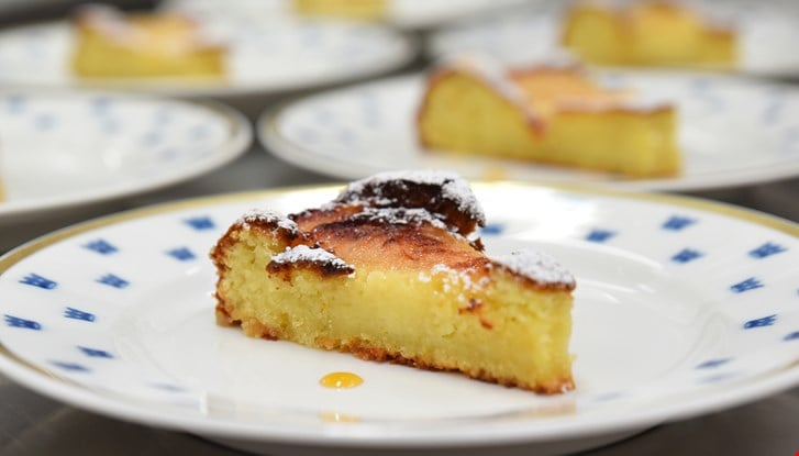 Gâteau à la pâte d’amandes et aux poires